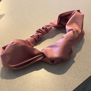 Lululemon pink savannah headband